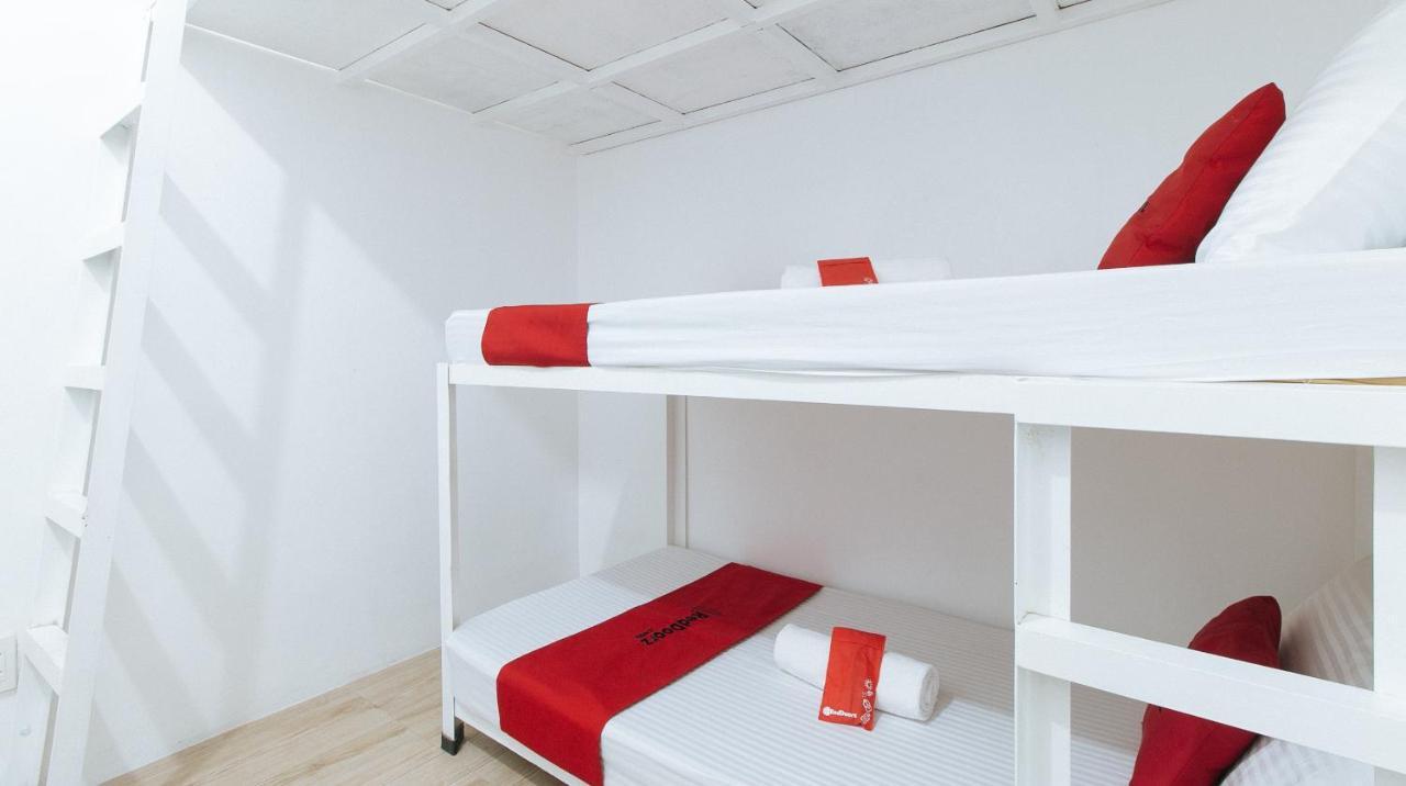 Bernwoods Extyn B&B Dormitory Илоило Экстерьер фото