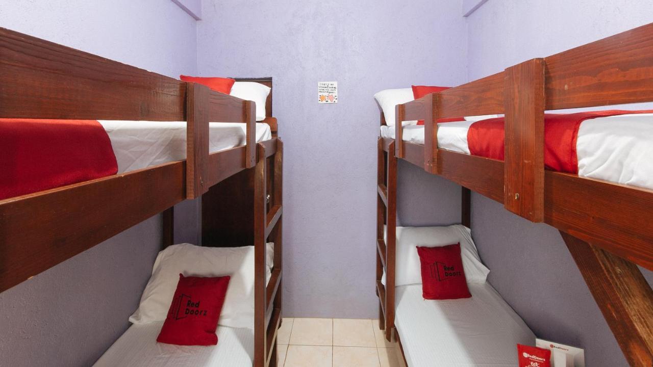 Bernwoods Extyn B&B Dormitory Илоило Экстерьер фото